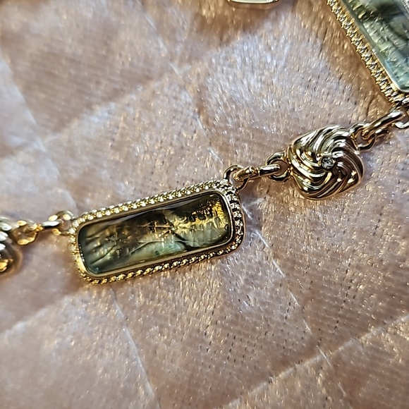 Gloria Vanderbilt Gold Necklace - Picture 6 of 6